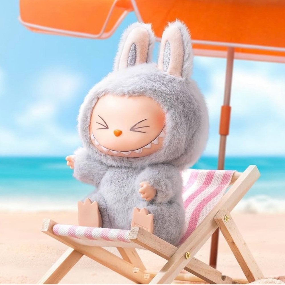 🐒 SOLD 🐒Pop Mart Labubu "The Monsters Have a Seat" vinyl plush collectible.